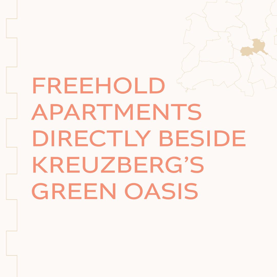 Nahansicht der Überschrift "Freehold Apartments directly beside Kreuzberg's green oasis" in hellem orange auf hell-beigen Hintergrund, daneben eine illustrierte Karte der Berliner Stadtviertel